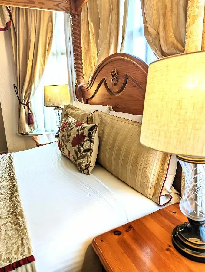 Brookside Hotel & Restaurant ,Suitable For Solo Travelers, Couples, Families, Groups Education Trips & Contractors Welcome Chester 3*,  Reino Unido