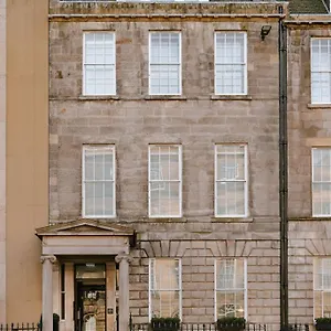 Heeton Concept Queen Street Aparthotel